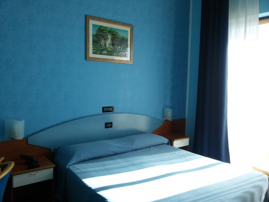 Hotel Ristorante Miramare Marina di Gioiosa Ionica Szoba fotó
