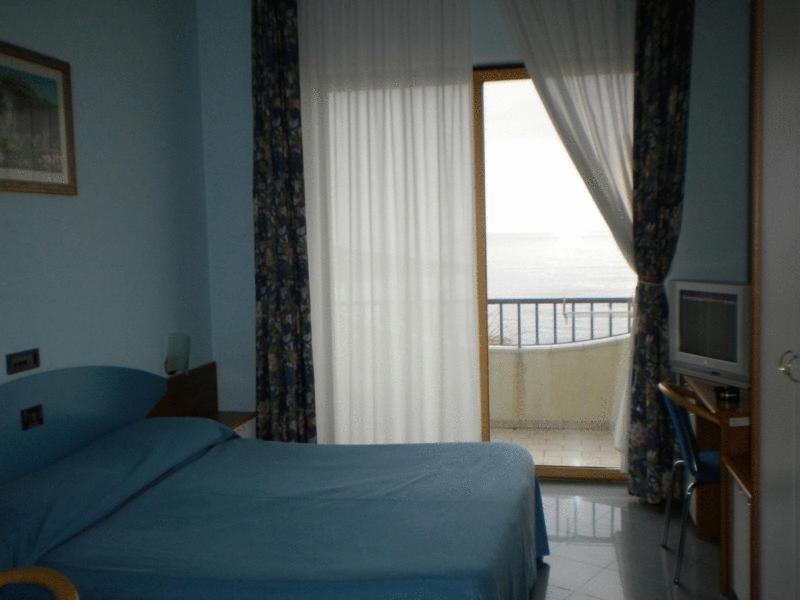 Hotel Ristorante Miramare Marina di Gioiosa Ionica Kültér fotó